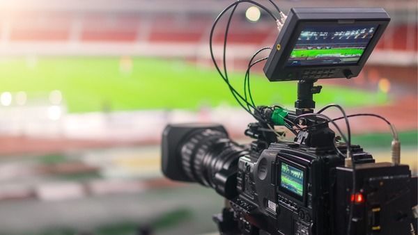 Jornadas esportivas: CBF autoriza credenciamento de dois repórteres por emissora no gramado