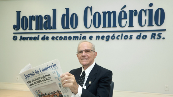 Aos 81 anos, jornalista Roberto Brenol Andrade se despede do Jornal do Comércio