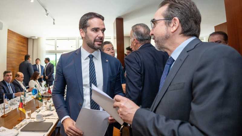 Governador participa de reunião sobre texto da Reforma Tributária e entrega carta com posicionamento do Estado