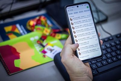 Secom reorganiza grupos regionais de WhatsApp com a imprensa