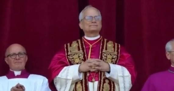 Em discurso, papa Leão XIV defende liberdade a jornalistas e comunicação sem ódio