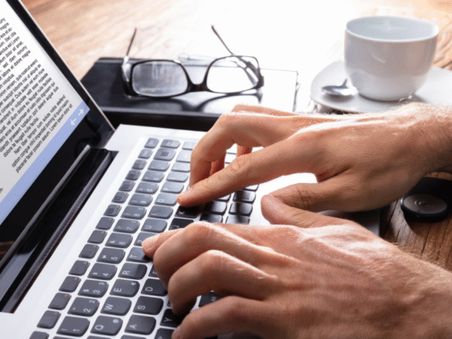 Relatório do Instituto Reuters aponta aumento do uso de IA nas redações do Brasil