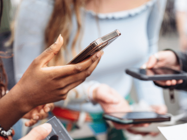 Pesquisa: atenção dedicada às redes sociais é maior do que a da televisão