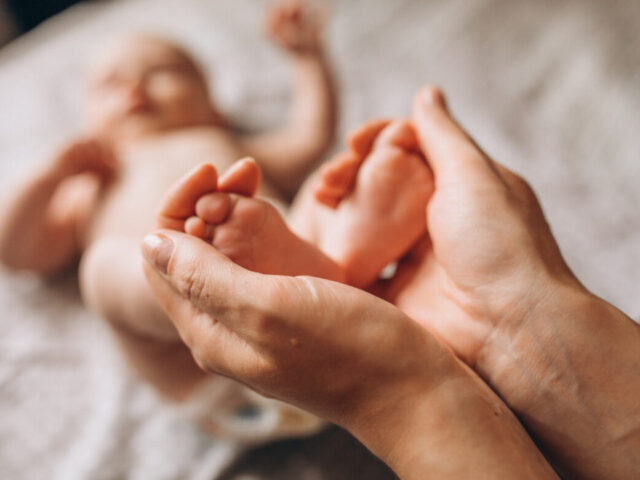 Lula sanciona lei que amplia licença-maternidade em caso de internação