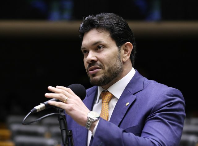 Comissão aprova diretrizes para estimular contratação de pessoas com deficiência