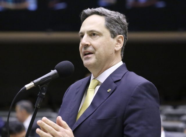 Projeto de lei amplia crédito para pequenas e médias empresas