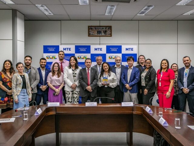 Governo lança novo canal digital para simplificar serviços a trabalhadores e empresas