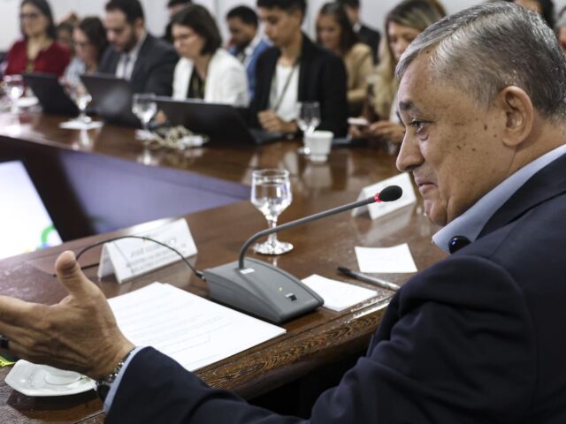 Governo rejeita desoneração para compensar redução de jornada