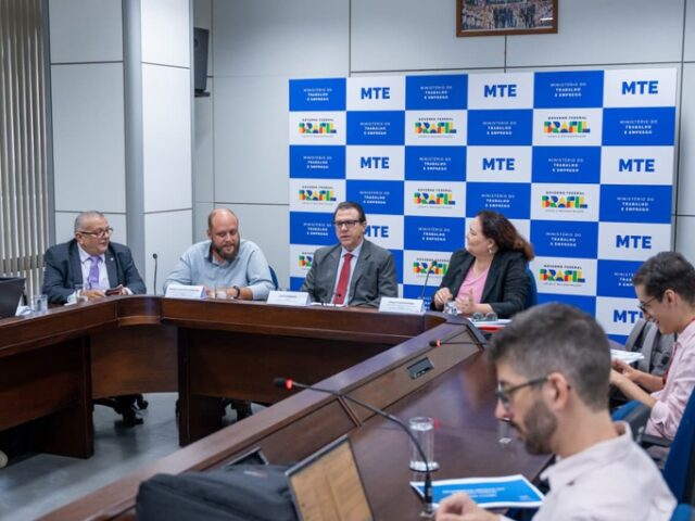 Novo Caged: Brasil gera mais de 255 mil empregos formais em fevereiro