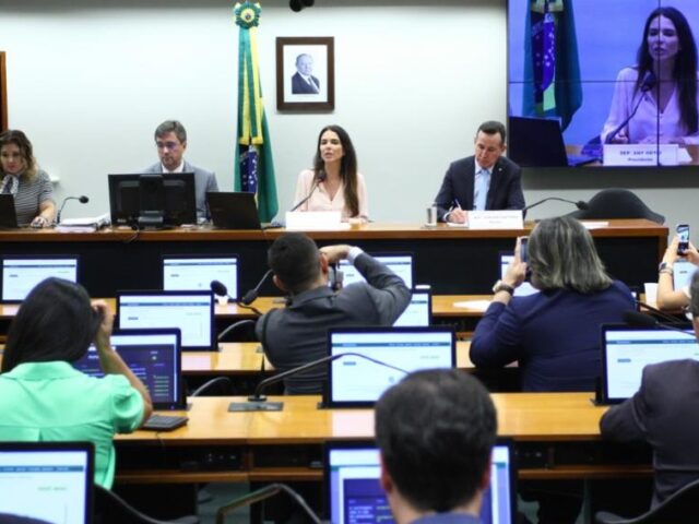 Instalada comissão da Câmara que vai analisar a ampliação do teto do Simples Nacional
