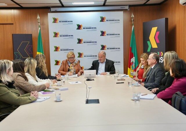 Junta Comercial apresenta programa “Avança Mulher Empreendedora” em reunião estratégica