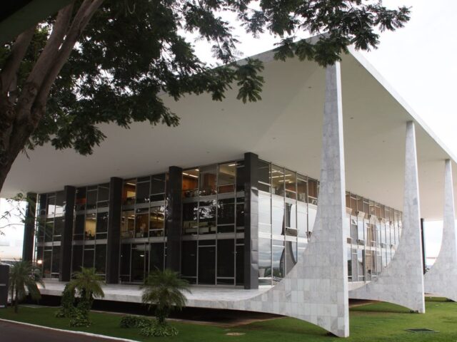STF prorroga suspensão de multas da NR-1